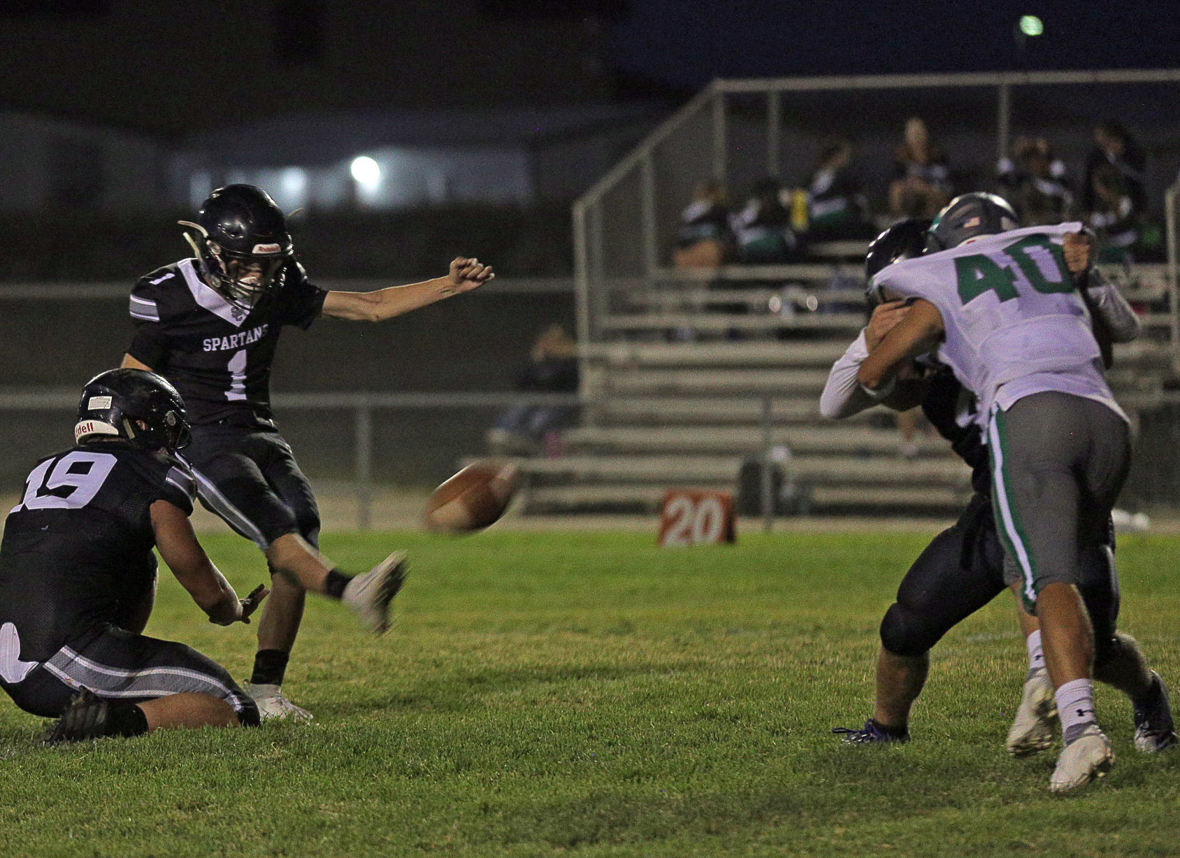 090619-elk-gallery-fallon-spring-creek-football-23.jpg